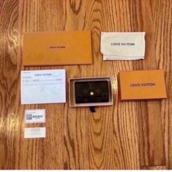 Free Shipping- Authentic Louis Vuitton 6 Key Holder - Picture 5 of 16